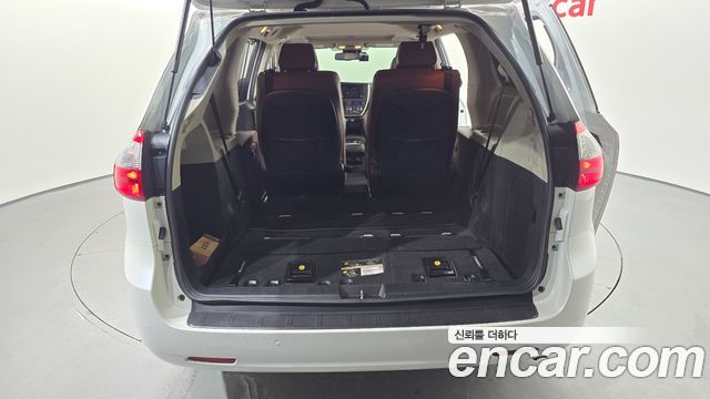 Toyota Sienna 3.5 AWD 2020 — фото 18