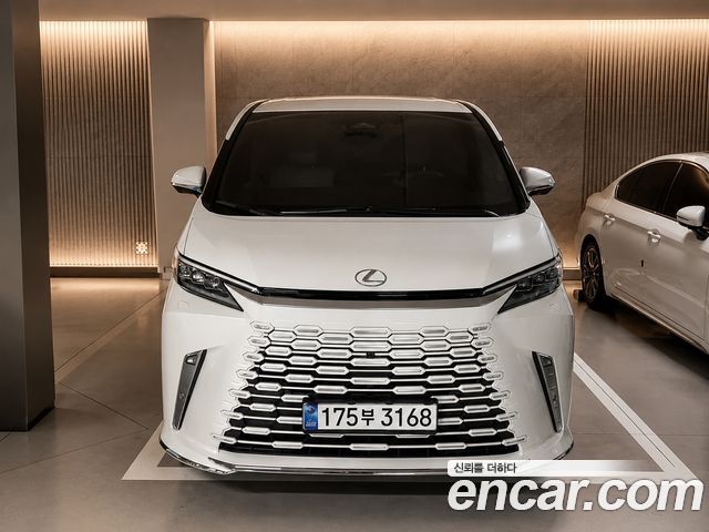 Lexus LM (II) 500h Executive