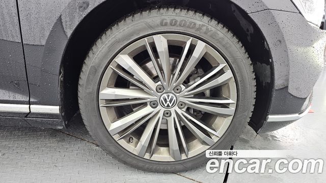 Volkswagen Passat GT (B8) 2.0 TDI 4Motion Prestige 2021 — фото 21