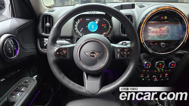 MINI Cooper Countryman Classic Plus Launch Pack 2nd Gen 2023 — фото 13