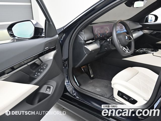 BMW 5 Series (G60) 520i M Sport