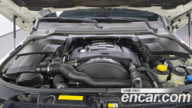Land Rover Discovery 4 3.0 SDV6 SE 2016 — фото 6