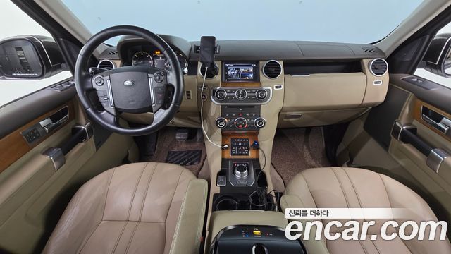 Land Rover Discovery 4 3.0 SDV6 SE 2016 — фото 7