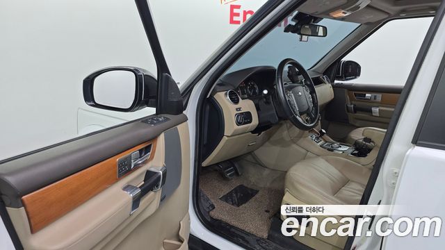 Land Rover Discovery 4 3.0 SDV6 SE 2016 — фото 10