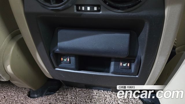 Land Rover Discovery 4 3.0 SDV6 SE 2016 — фото 12
