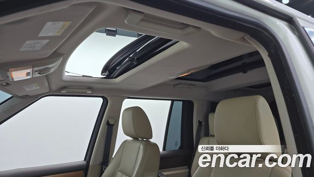 Land Rover Discovery 4 3.0 SDV6 SE 2016 — фото 18