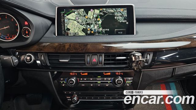 BMW X6 (F16) xDrive 35i 2015 — фото 15