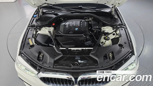 BMW 5 Series (G30) 520d xDrive M Sport Package Plus 2017 — фото 6