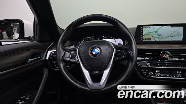 BMW 5 Series (G30) 520d xDrive M Sport Package Plus 2017 — фото 12
