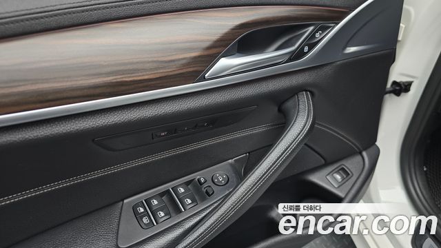 BMW 5 Series (G30) 520d xDrive M Sport Package Plus 2017 — фото 15