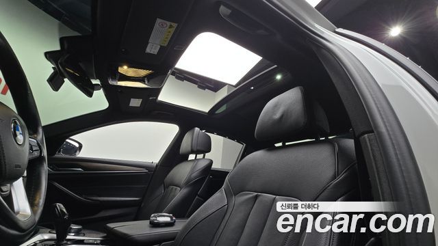 BMW 5 Series (G30) 520d xDrive M Sport Package Plus 2017 — фото 19