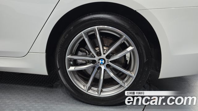 BMW 5 Series (G30) 520d xDrive M Sport Package Plus 2017 — фото 21