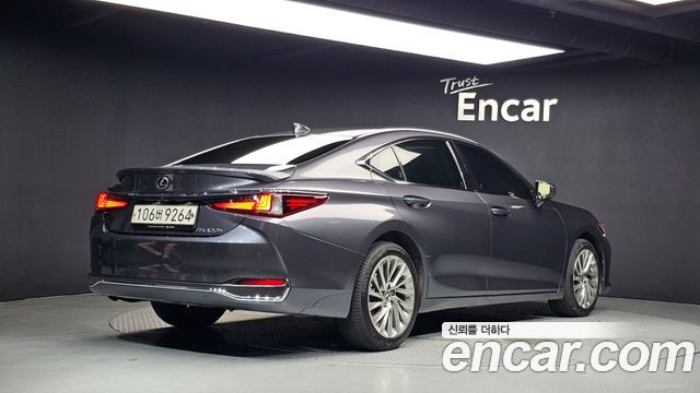 Lexus ES300h (VII) Luxury Plus 2023 — фото 2