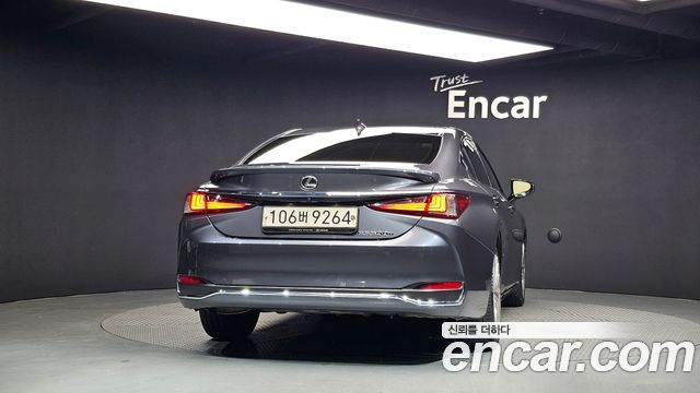Lexus ES300h (VII) Luxury Plus 2023 — фото 4