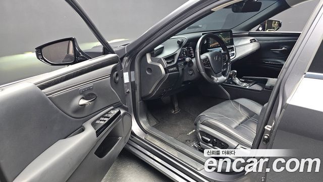 Lexus ES300h (VII) Luxury Plus 2023 — фото 10