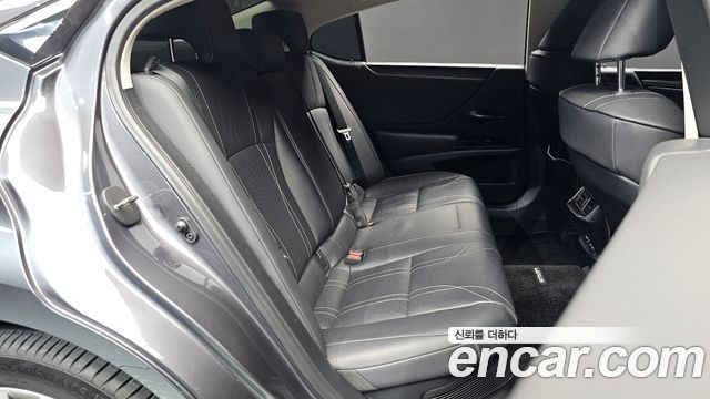 Lexus ES300h (VII) Luxury Plus 2023 — фото 11
