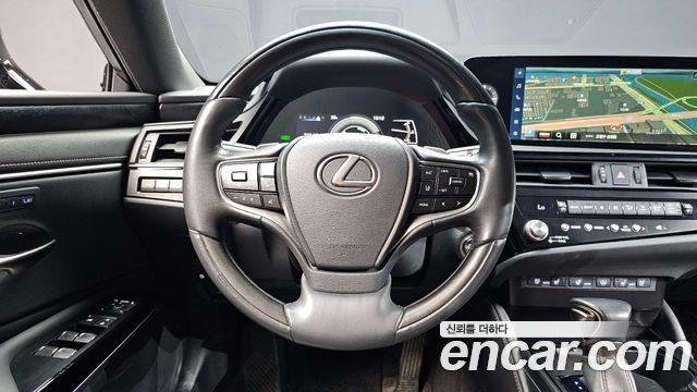 Lexus ES300h (VII) Luxury Plus 2023 — фото 12