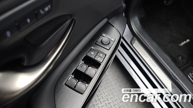 Lexus ES300h (VII) Luxury Plus 2023 — фото 18