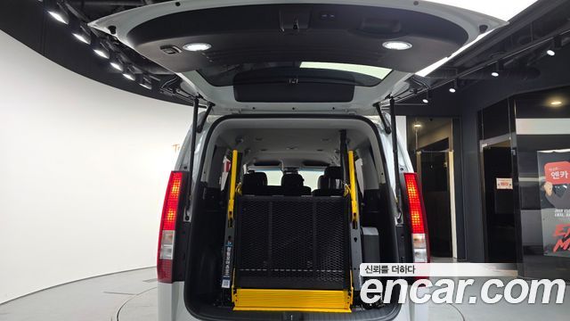 Hyundai Staria 4WD Wheel Chair Lift/Slope 2025 — фото 20