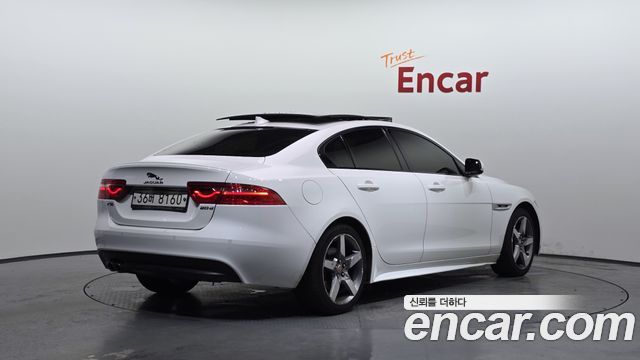Jaguar XE 20d R-Sport 2016 — фото 2