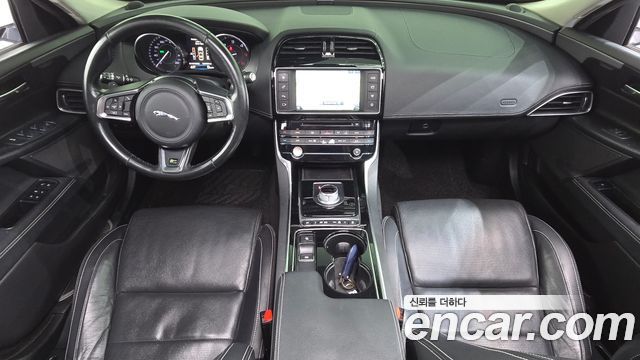 Jaguar XE 20d R-Sport 2016 — фото 7