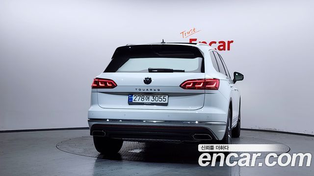Volkswagen Touareg (III) 3.0 TDI Prestige 2023 — фото 4