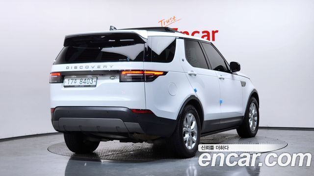 Land Rover Discovery 5 2.0 SD4 SE 2019 — фото 2