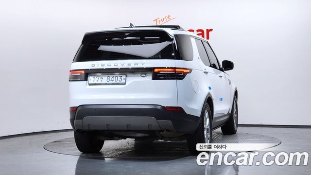Land Rover Discovery 5 2.0 SD4 SE 2019 — фото 4