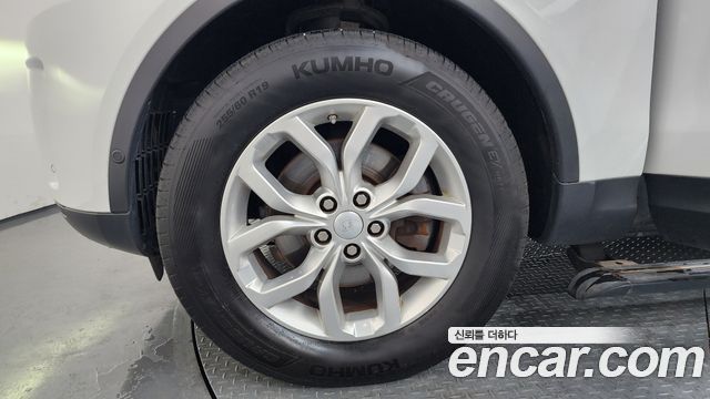 Land Rover Discovery 5 2.0 SD4 SE 2019 — фото 5