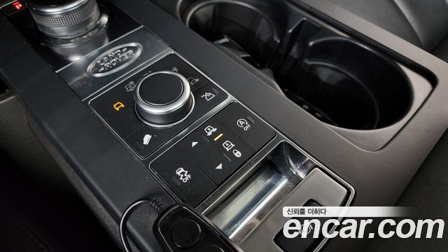 Land Rover Discovery 5 2.0 SD4 SE 2019 — фото 17