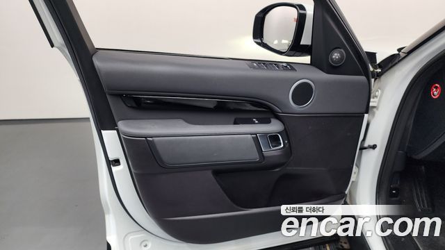 Land Rover Discovery 5 2.0 SD4 SE 2019 — фото 24