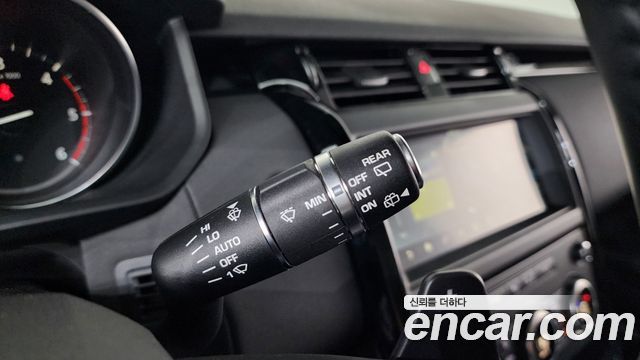 Land Rover Discovery 5 2.0 SD4 SE 2019 — фото 34
