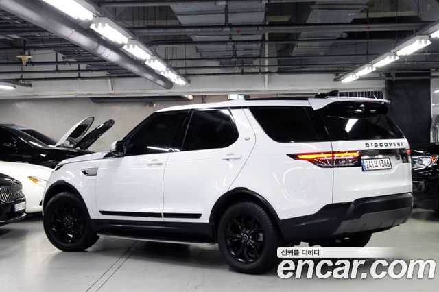Land Rover Discovery 5 2.0 SD4 SE 2018 — фото 4