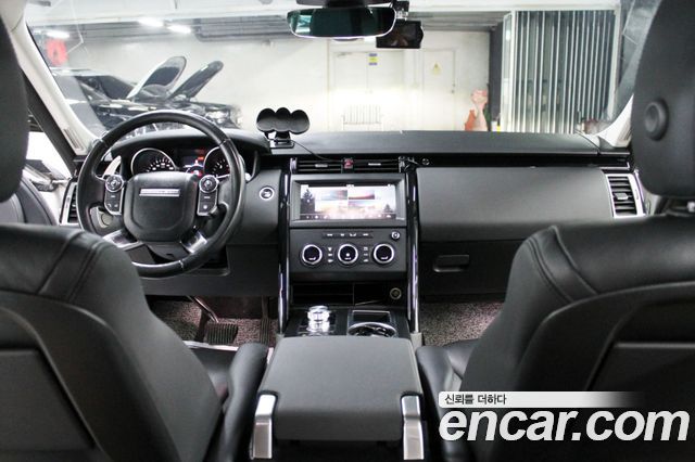 Land Rover Discovery 5 2.0 SD4 SE 2018 — фото 9