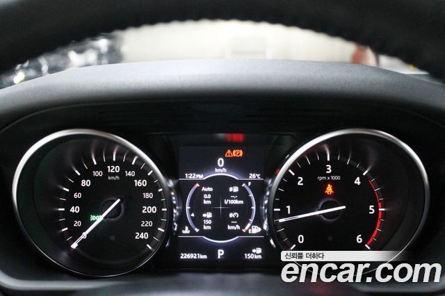 Land Rover Discovery 5 2.0 SD4 SE 2018 — фото 15