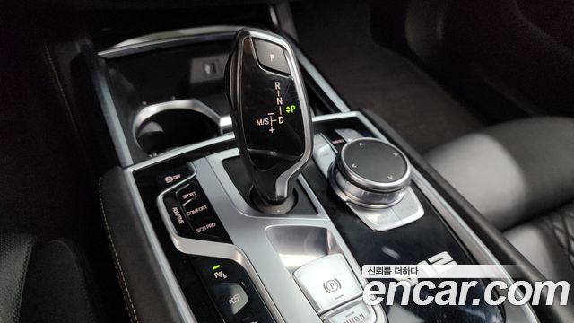 BMW 7 Series (G11) M760Li xDrive 2018 — фото 9