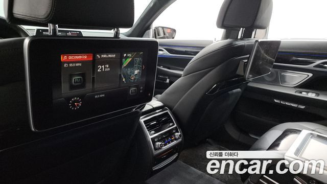BMW 7 Series (G11) M760Li xDrive 2018 — фото 19