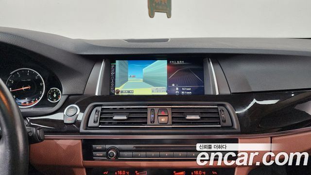 BMW 5 Series (F10) 528i xDrive M Aero Dynamic 2016 — фото 12