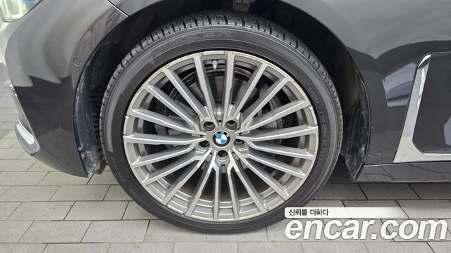 BMW 7 Series (G11) 740Li xDrive Design Pure Excellence 2021 — фото 5