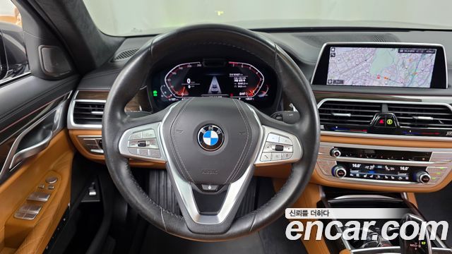 BMW 7 Series (G11) 740Li xDrive Design Pure Excellence 2021 — фото 13