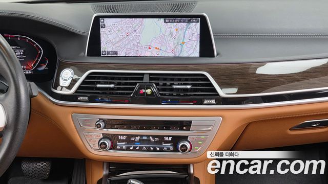 BMW 7 Series (G11) 740Li xDrive Design Pure Excellence 2021 — фото 14