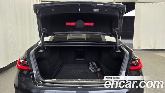 BMW 7 Series (G11) 740Li xDrive Design Pure Excellence 2021 — фото 20