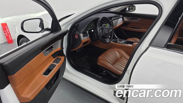 Jaguar XF (X260) 25t Portfolio 2019 — фото 10