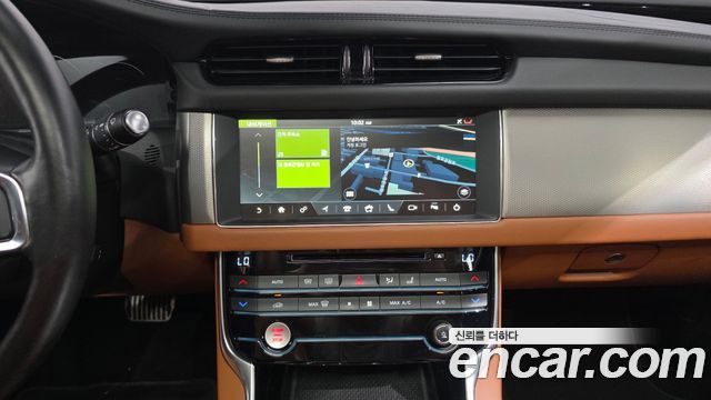 Jaguar XF (X260) 25t Portfolio 2019 — фото 31