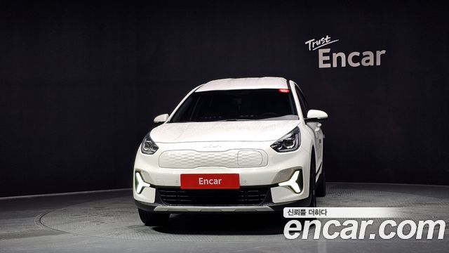 Kia Niro Plus Air 2023 — фото 3