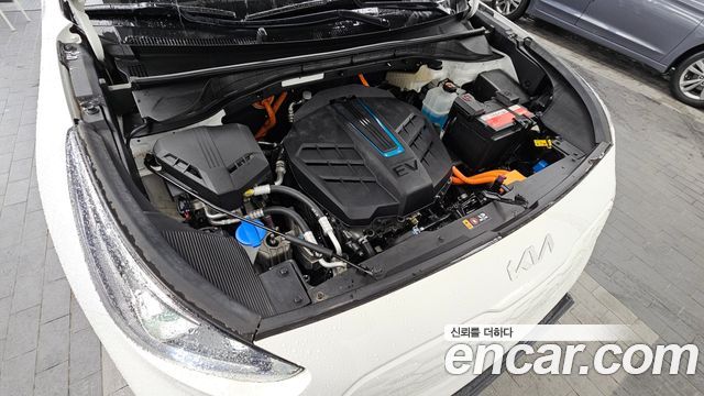 Kia Niro Plus Air 2023 — фото 6