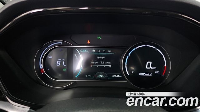 Kia Niro Plus Air 2023 — фото 8