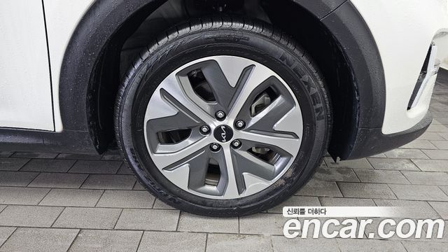Kia Niro Plus Air 2023 — фото 21