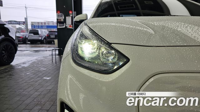 Kia Niro Plus Air 2023 — фото 22