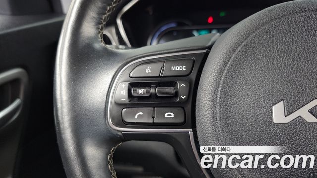 Kia Niro Plus Air 2023 — фото 32